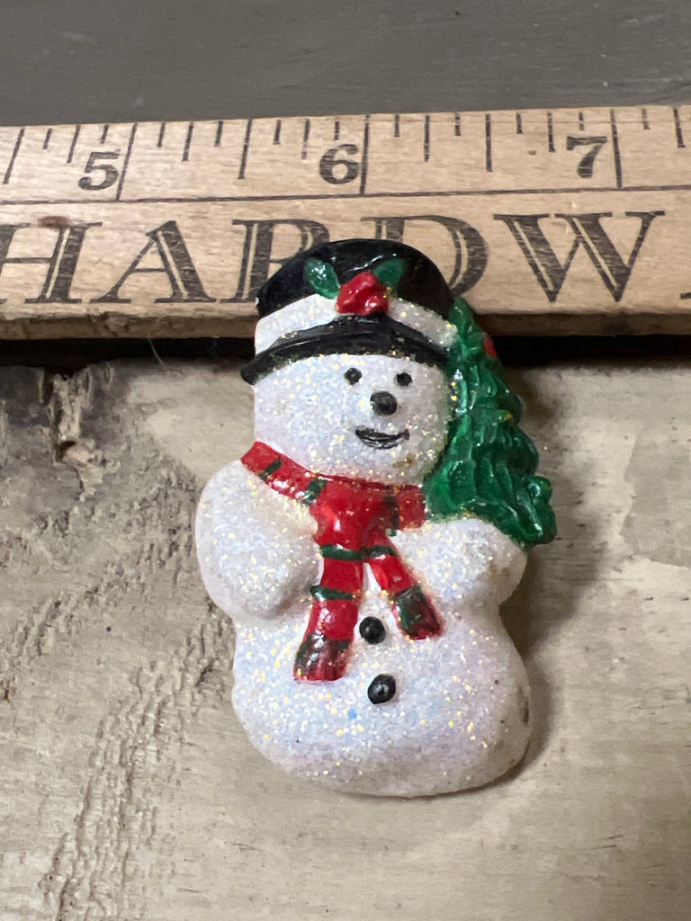 Vintage Christmas pin - brooch - Main Street Threads