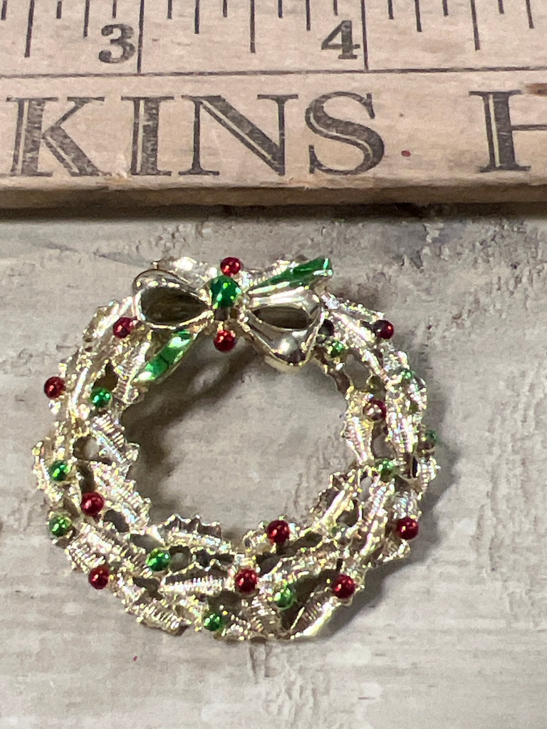 Vintage Christmas pin - brooch - Main Street Threads