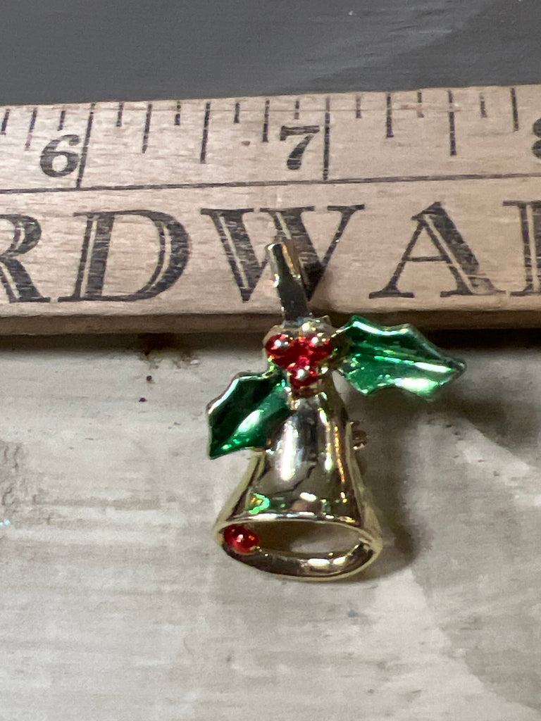 Vintage Christmas pin - brooch - Main Street Threads