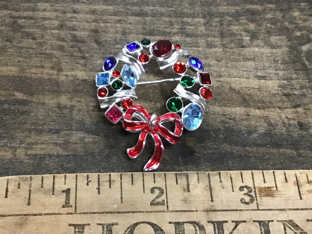 Vintage Christmas pin - brooch - Main Street Threads