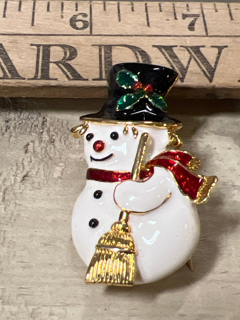 Vintage Christmas pin - brooch - Main Street Threads