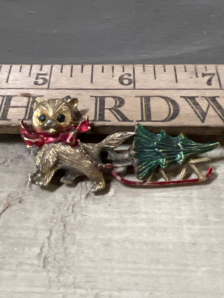 Vintage Christmas pin - brooch - Main Street Threads