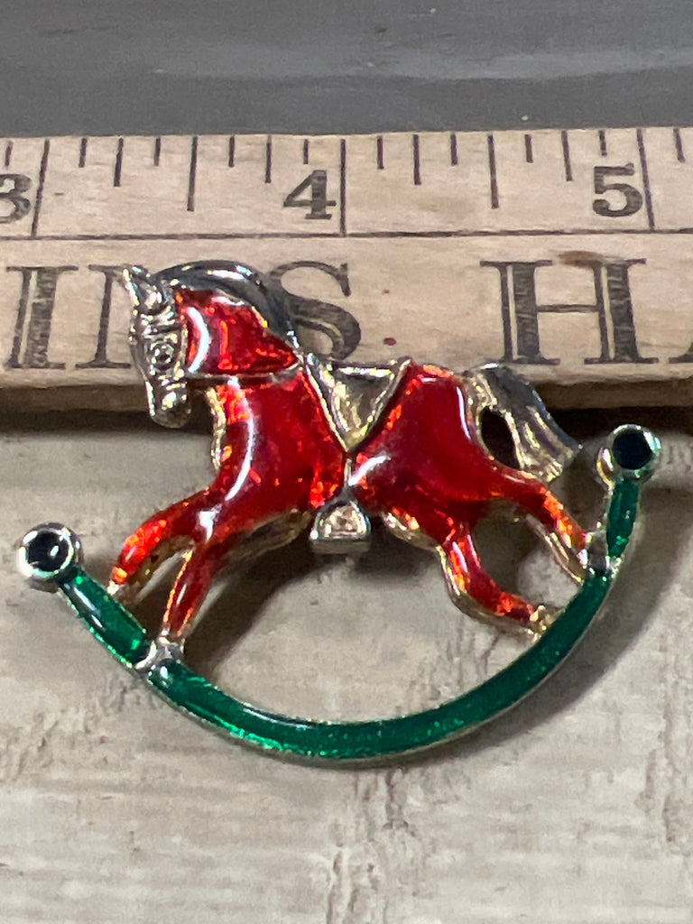 Vintage Christmas pin - brooch - Main Street Threads