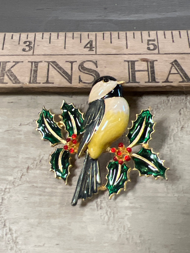 Vintage Christmas pin - brooch - Main Street Threads