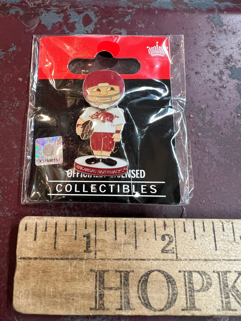 Vintage Hogs pin - brooch - Main Street Threads