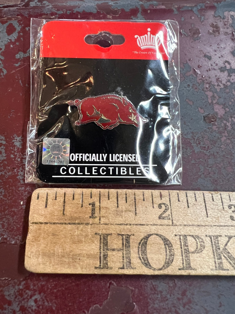 Vintage Hogs pin - brooch - Main Street Threads