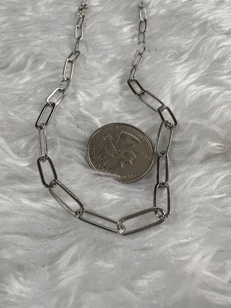 paper clip chocker necklace (compared with a quarter) SILVER  